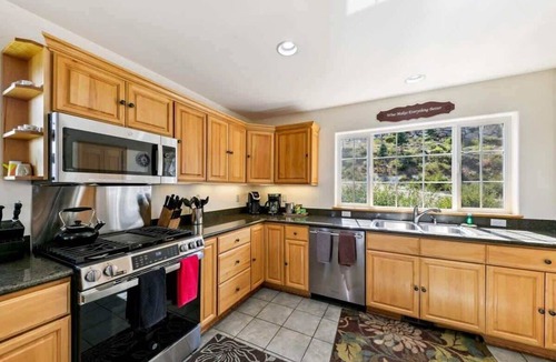 Truckee Cabin | Beautiful View, Trails Nearby, Bunk Beds, Free Ev Charger, Games, Weber BBQ and Big Deck