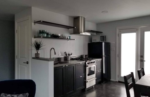 North Hollywood Cottage | Beautifully Newly Renovated Private Guesthouse