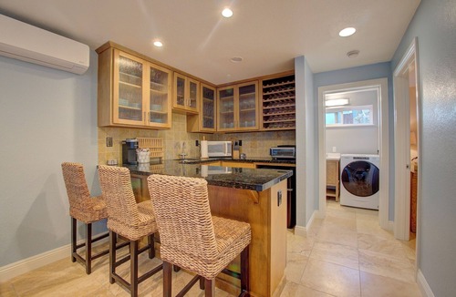 Hollywood Beach House | Beauty and the Beach offers Seaside Relaxation
