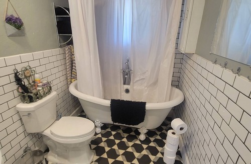 Klamath Falls House | Bed, Bath and Beyond