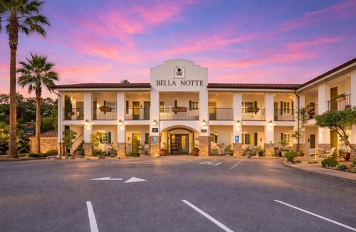 Eastside Santa Cruz Apartment | Bella Notte by the beach Studio 3