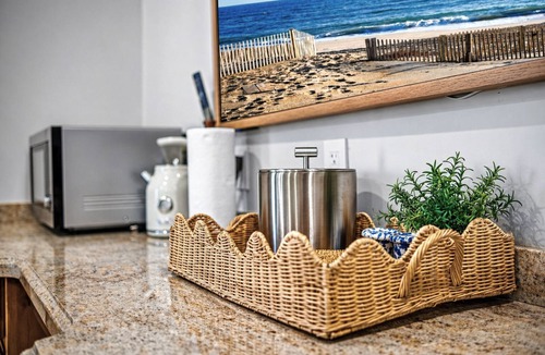 Eastside Santa Cruz Apartment | Bella Notte