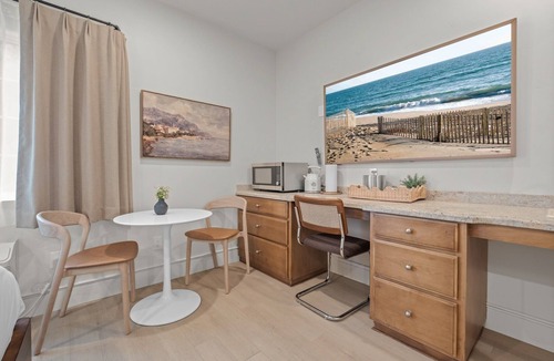 Eastside Santa Cruz Apartment | Bella Notte