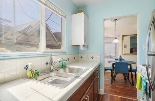 Mission Beach Apartment | Ben's Beach Bungalow 5, cheery Mission Beach 1BR!