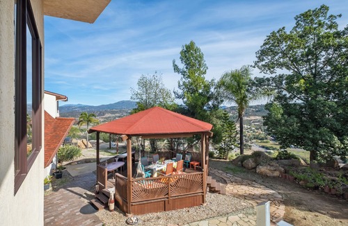 Alpine House | Beso De Cielo: 360 views, heated pool, 30 min to beaches. Custom made abode.