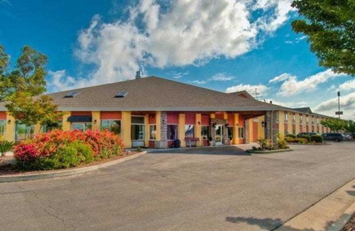 Corning Hotel | Best Western Plus Corning Inn