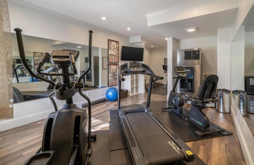 Downtown Hotel | Best Western Plus Palm Court Hotel