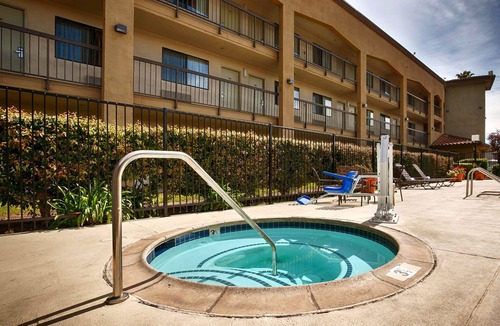 Pleasanton Hotel | Best Western Plus Pleasanton Inn