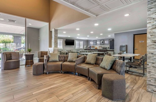 Livermore Hotel | Best Western Plus Vineyard Inn