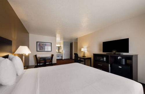 Salinas Hotel | Best Western Salinas Valley Inn & Suites
