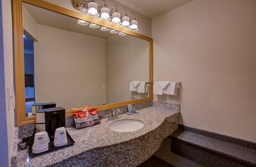 Central Sacramento Hotel | Best Western Sandman Hotel