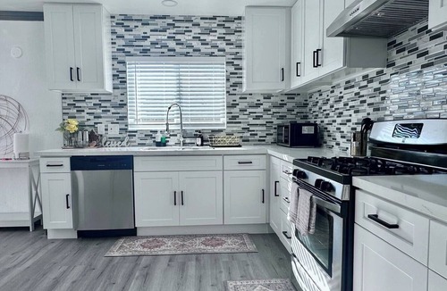 Huntington Beach House | Bestel Getaway | Disney Area Beach Little Saigon