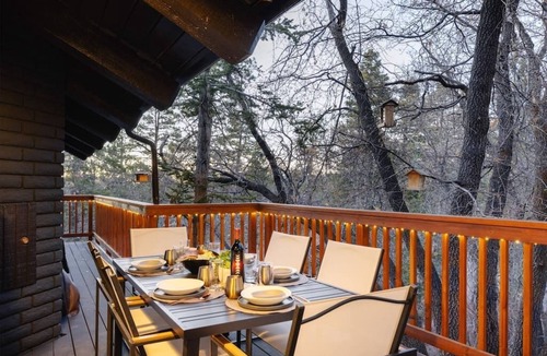 Moonridge Cabin | Big Bear Designer Cabin: Skiing + Hiking + Hot Tub