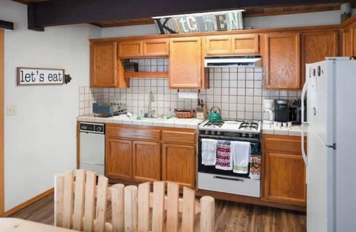 Peter Pan Cabin | Big Bear RnR: Escape from Suburbia