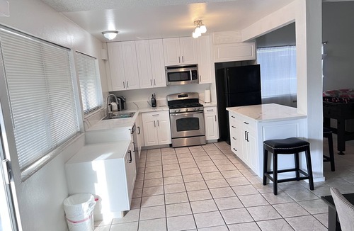 Green Valley North House | Big monthly discount. Professional travelers,relocating or just visiting.