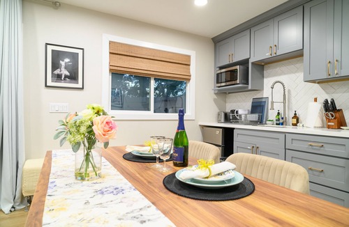 Bonita House | Big Oak Tree Retreat – North Glendora Private Guest Suite