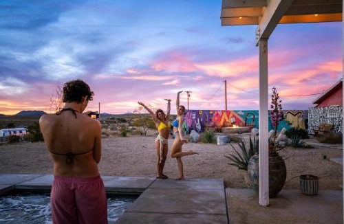 Joshua Tree House | Bling Shack - Pool Spa Views Karaoke Theater