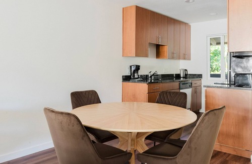 Cupertino Apartment | Blueground | Cupertino, pool, nr Memorial Park