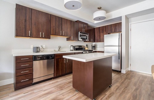 Mountain View Apartment | Blueground | Mountain View, pool, nr Shoreline Park