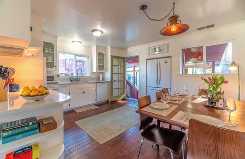 Salmon Creek House | Bodega Bay Beach House & Cottage! Walk to Beach Hot Tub Guest Studio Dog-OK!