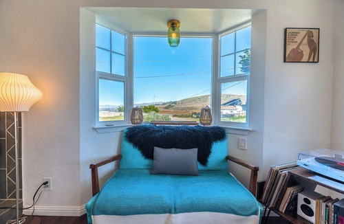 Salmon Creek House | Bodega Bay Beach House & Cottage! Walk to Beach Hot Tub Guest Studio Dog-OK!