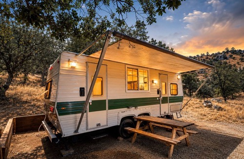 Bodfish Cabin | Bodfish Ranch/sleeps 14/secluded on 3.5 acres