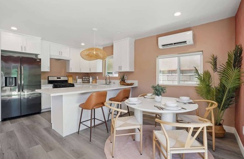 Hawthorne House | Boho Home w/Movie Lounge Near Manhattan Beach