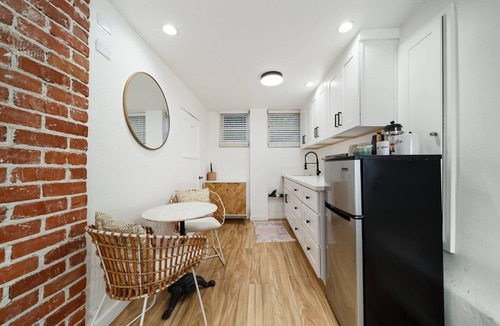 Bankers Hill House | Boho Little Italy Studio with Patio