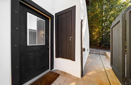 Bankers Hill House | Boho Little Italy Studio with Patio