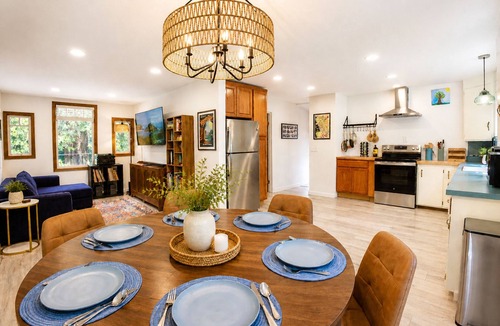 Monte Rio House | Boho Russian River Retreat! Hot Tub~Remodeled! Cabin Near Beaches & Wineries