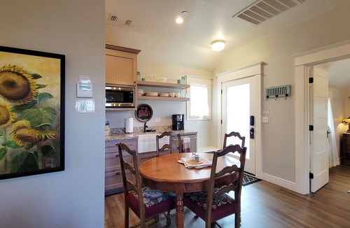 Siskiyou-Hargadine Historic District House | BookStayHop - RedTail McCall Suite~ Hot Tub and Convienent Tesla Station