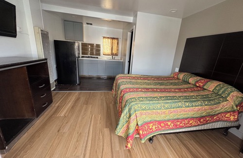 Salinas Hotel | BORONDA INN