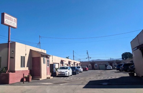 Salinas Hotel | BORONDA INN