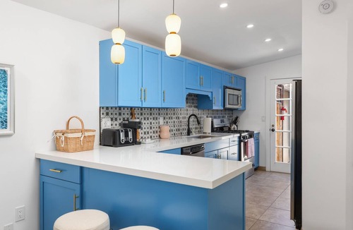Warm Sands Hotel | Bowie Suite · Palm Springs Pool, Hot Tub, Kitchen