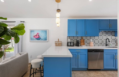 Warm Sands Hotel | Bowie Suite · Palm Springs Pool, Hot Tub, Kitchen
