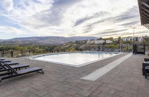 West University Apartment | Brand New 2BR - 2 King Beds Pool Gym