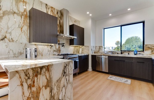 Mid City House | Brand New Modern 4 Bedroom House Pickfair Village