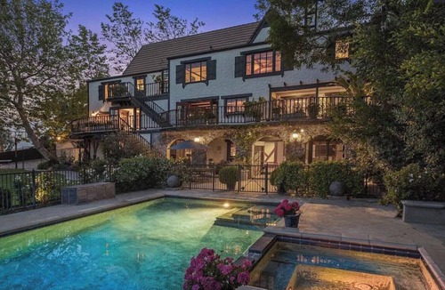 Brentwood House | Brentwood Chateau Ocean & City Views Very Private , Heated Pool & Spa
