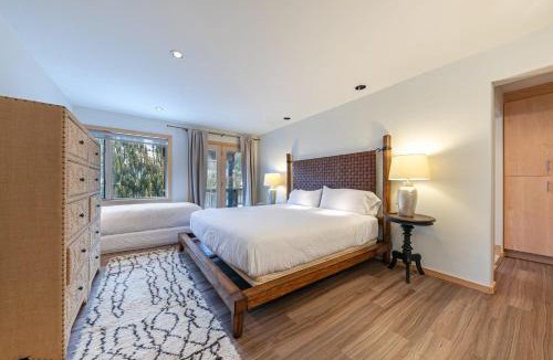 Alpine Meadows House | Bright 5BD Alpine Retreat - 5Min to Alpine Meadows