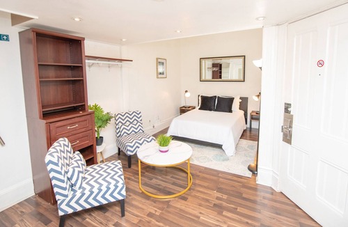 East Village House | Bright Downtown San Diego Loft!