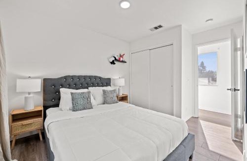 Monterey Park House | Bright Monterey Park Private Suite Near DTLA