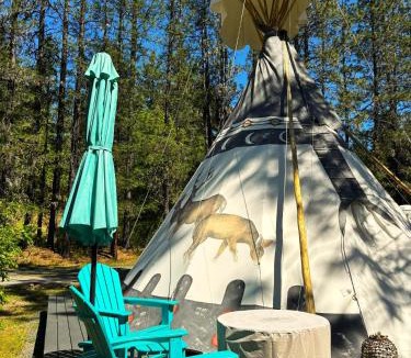 Cave Junction Other | Buck and Does Tipi - 20' - Sleeps up to 4