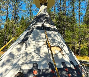 Cave Junction Other | Buck and Does Tipi - 20' - Sleeps up to 4