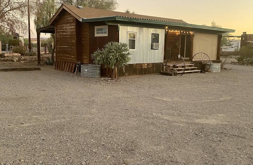 Quartzsite Cabin | Cabin Style Home on Peaceful Property