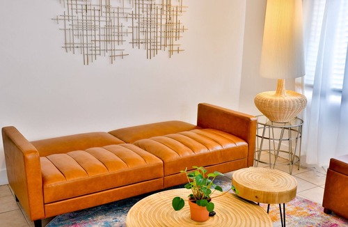 Los Angeles Apartment | California Girl Vibes