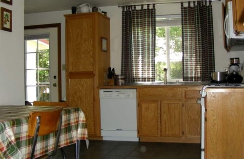 Lewiston Cabin | Camping Cabin Perfect for Families near the Shasta-Trinity National Forest, California