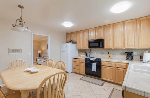 Capitola Apartment | Capitola Seashell Sanctuary #A