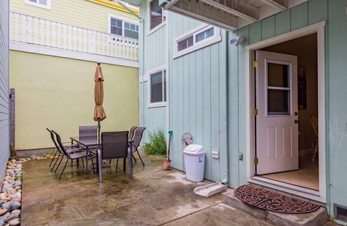 Capitola Apartment | Capitola Seashell Sanctuary #A