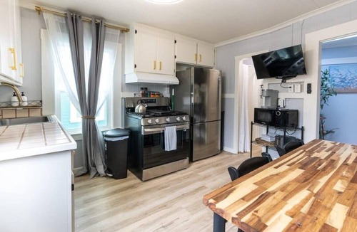Capitola Apartment | Capitola Village Bungalow - 2 Blocks from the Sand