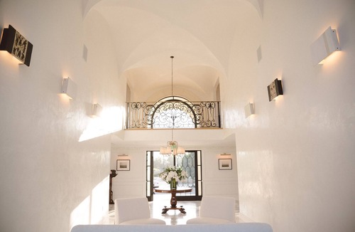Los Angeles Hotel | Cara